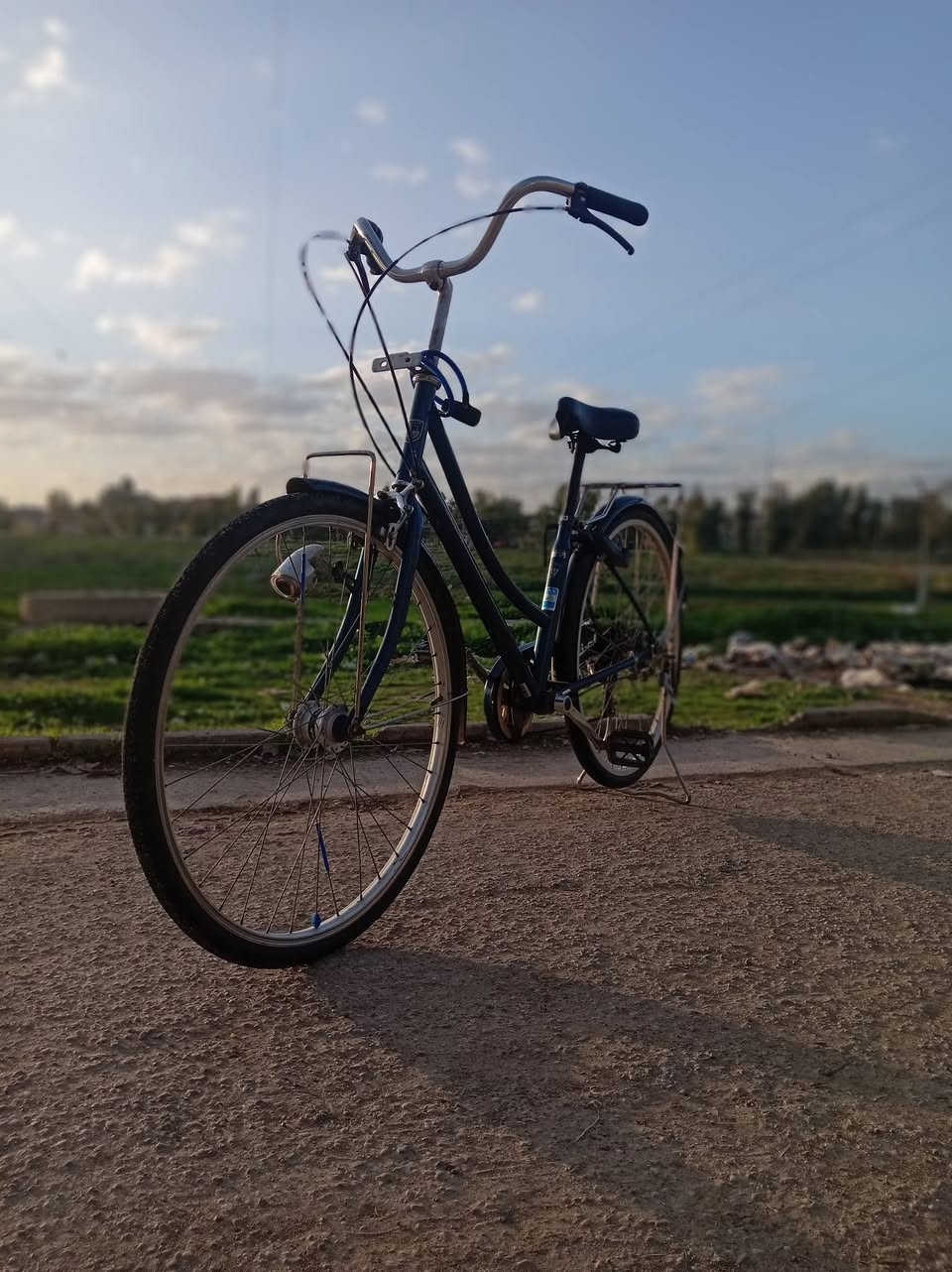 السلام عليكم بايسكل عبد الحليم للبيع ابو الكير بايسكل نضيف يعني تاخذو شرط ما تصرف عليه ربع 
للاستفسار اتصل على الرقم 
*********** 
خابرني وتدلل  
او تعال خاص
