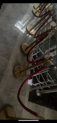 للبيع • بنص السعر • ديكور