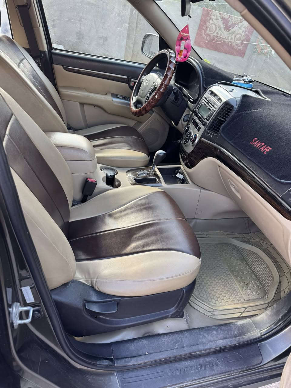 السلام عيلكم سنتافيا2012 البيع سياره جاهزه مكينه كير صدر 5  راكب  محرك 2400 رقم ديالى دولي بسمي مكانه ديالى كنعان ***********
