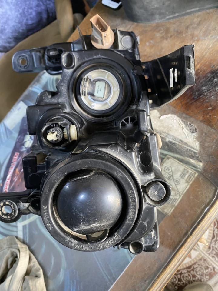 سلام عليكم 
زوج لايت جيب لاريدو من 11-21 
فقط واحد بي كسر اذان وحدة السعر 250 الف وبيهن مجال 
***********
