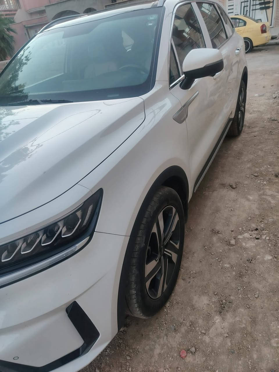🚗 للبيع: كيا سورنتو 2023           رقم اربيل بسمي ماشيه 32الف
⚠️ حالة السيارة

• وارد خليجي ✅ 
• كفالة عامة بدون أضرار ✅
⚙️ المواصفات:
• سقف بانوراما
• كير ماوس
• كشنات تدفئة تبريد
• بصمة تشغيل
• تشغيل عن بعد
• تحكم ستيرن كامل
• 4كامرات جانبيه
• واير ليس 
• ثلاث قطع تبريد
• مقاعد كهربائية
• صندوق كهربائي
• 4انظمة قياده
• 5ويل كب
• عنوان السياره موصل 
• سعر 295
• رقم الموبايل ***********
