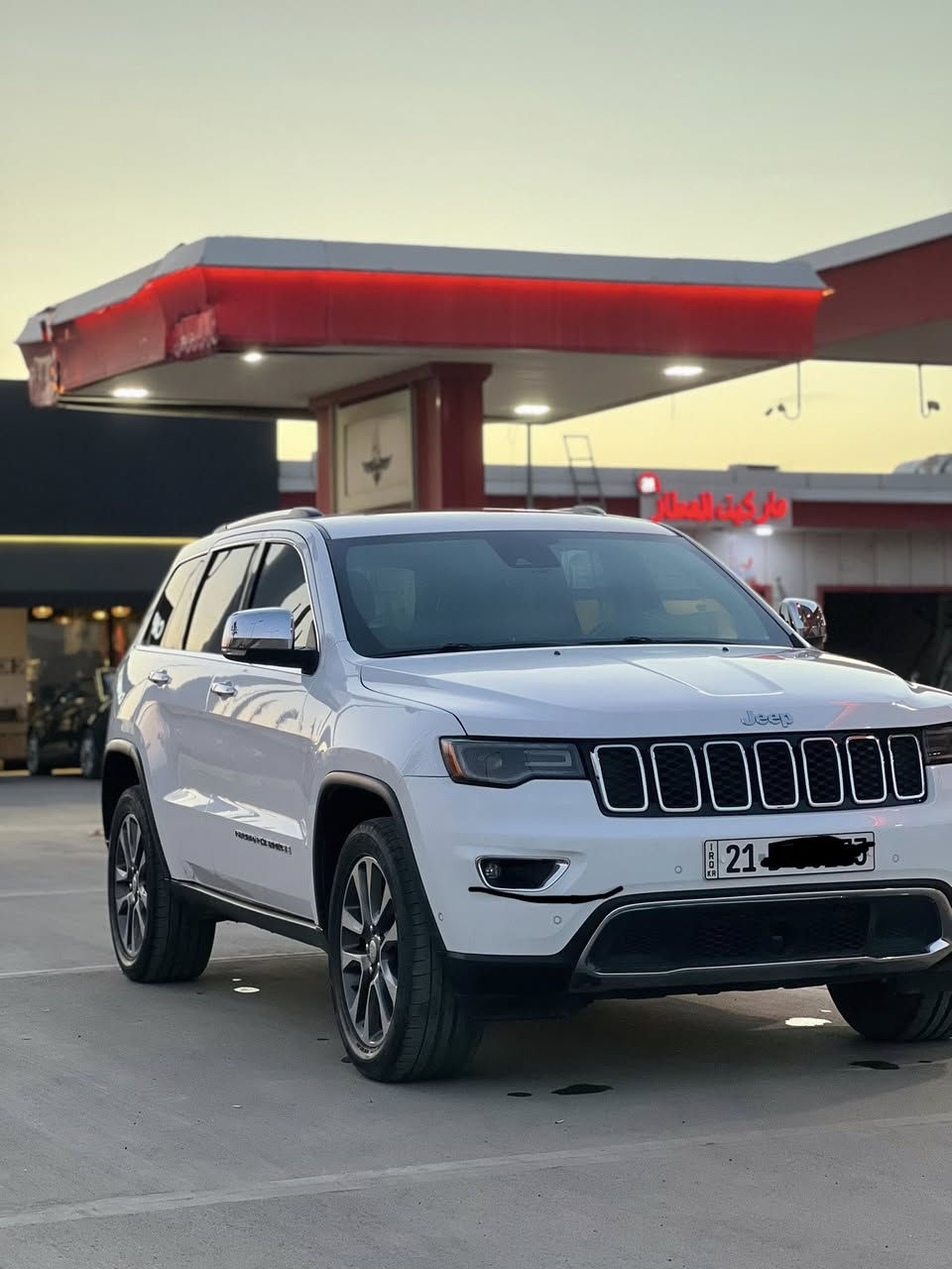 سلام عليكم
جيب لاريدو 2018امريكي  فول مواصفات 
سقف بانوراما رادار ماراية  رادار ده عاميه    اوتو پارك  ده بل اكسل     صندوق شفت كشنات جل اربع كشن  هيتر  تبريد و تتفية 
سوكان  هيتر  كشن خزن   ثلاث مود قياد eco normal  sport 
كشنات اصفر تخم كشن جلد 
شاشة جبيرة   
لايتات ليد  
بعد بي مواصفات هواية سيارة كلين  حتا ده عاميات بشرط  رقم سليمانية  
سنوية جديد رقم جديد 
  سيارة جامات  بي كتاب مضلل 
سيارة احلة من صوره 
تخم صدر محرك  كلة بشرط  
ماشية 74ميل ماشية 
جاهزة من كلشي  
***********بي واتساب
***********
مكان سيارة سليمانية  
 
سعر 280بي مجال
