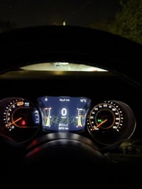 جيب رانكلر موديل 2021 لون مميز سمنتي ماشيه 58سياره نضيفه ضربتها بل بني...