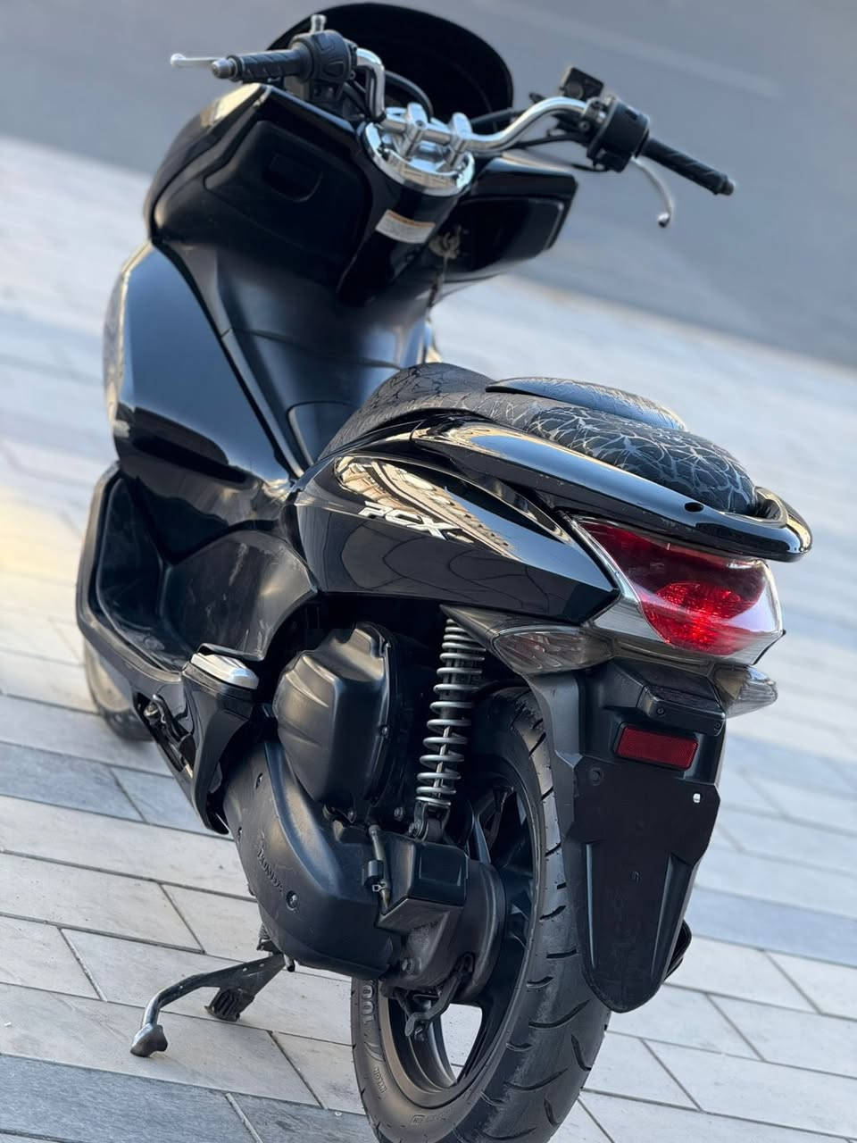 السلام عليكم للبيع دراجه pcxجيل الاول دراجة مال رمبه مديل18 ماخذها رمبه الدراجه على  ايدي حجم مكينه 150ياباني الاصلي دراجه جديده مال جناي  سويجين  بيه 
ياباني الاصلي دراجه كامله أستان كهربائي حساس ازدحام ٢حرف Aدراجه جديده الدراجه مكينه لوك شلعه معدل خير من اللّٰه دراجه تكول جديده بمعنئ الكلمه واحلا من الصور  دراجة مكينه مكفوله اي نقص مابيه
السعرمليون 300    و مجال قليل 
***********المكان  بغداد الكرخ
