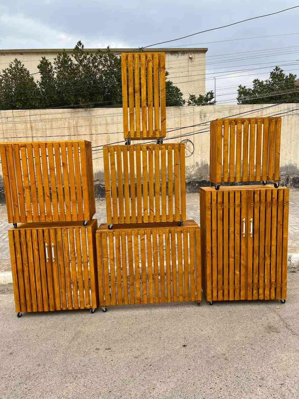 السلام عليكم زبائنة الطيبين
عالم الخشبيات والمنزليه 
نشتغل حسب الطلب القياس واللون 
إي شي بالكم دزو صورته وبخدمتكم 
توجد خدمة توصيل داخل الصويره والمحافظات


**إذا كنت صاحب هذا الإعلان وتريد حذفه لأي سبب، رجاءا أرسل رسالة إلى الدعم الفني**