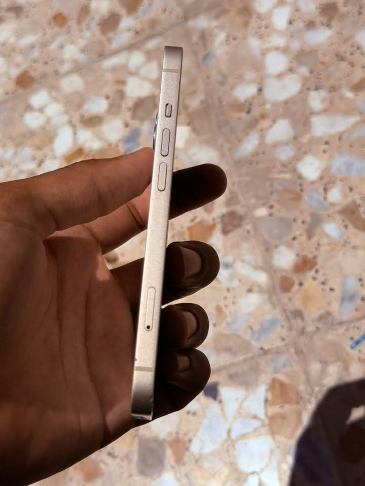 ‏iPhone 13
‏الجهاز دبل شريحة 
‏ذاكرة 128 بطارية 78
￼ النظافة بالصور 
￼ ￼ ووتر بروف 
￼ سعره 440 قفل ￼
‏مكاني بغداد البياع
***********
