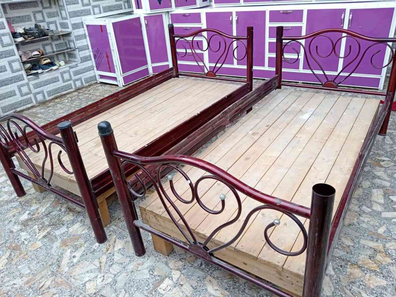 سلام عليكم كاونتر تركي 5 قطع نضيف جدن جرابي عدد ٢ نضيفات جدن خشب الوح مكان مدينه الصدر ***********
