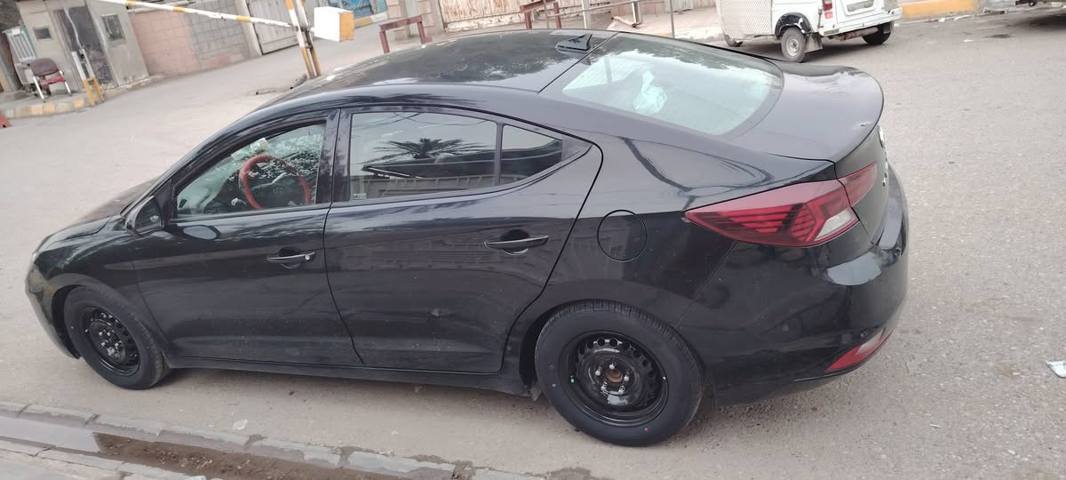 سلام عليكم ورحمة الله وبركاته سياره النترا للبيع موديل 20 رقم اسليمانيه الجديد بسمي كير اي تي مكان السيارة بعقوبة السعر 120 الاتصال على الرق*********** علي
