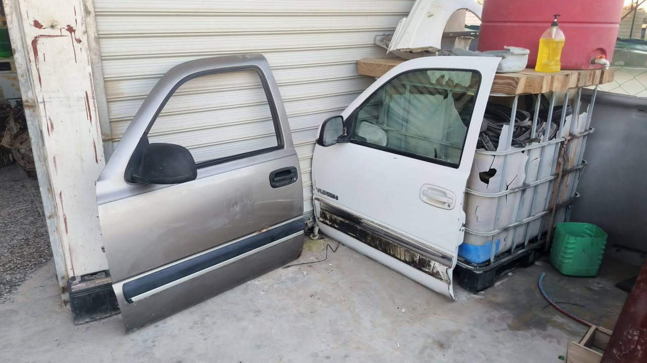 السلام عليكم متوفر قطع غيار بانواعها كل مايخص، تاهو، جمسي، يوكان، سوبربان متوفر واتساب الرقم ***********
