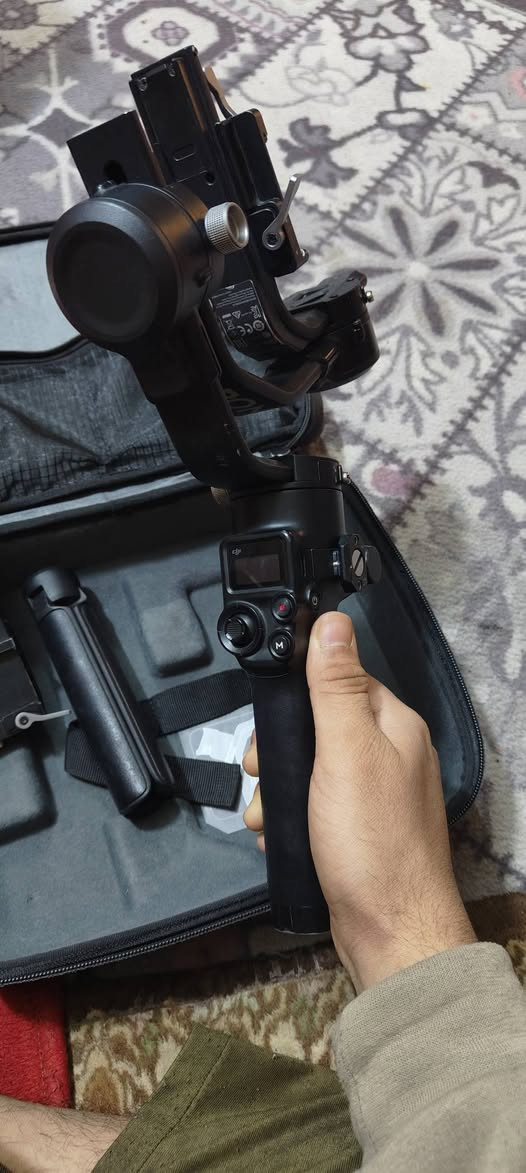 روني Dji2pRo
يحمل وزن 2ونص 
نضافه 95%
ستعمال قليل 
تفاصيل خاص
***********
