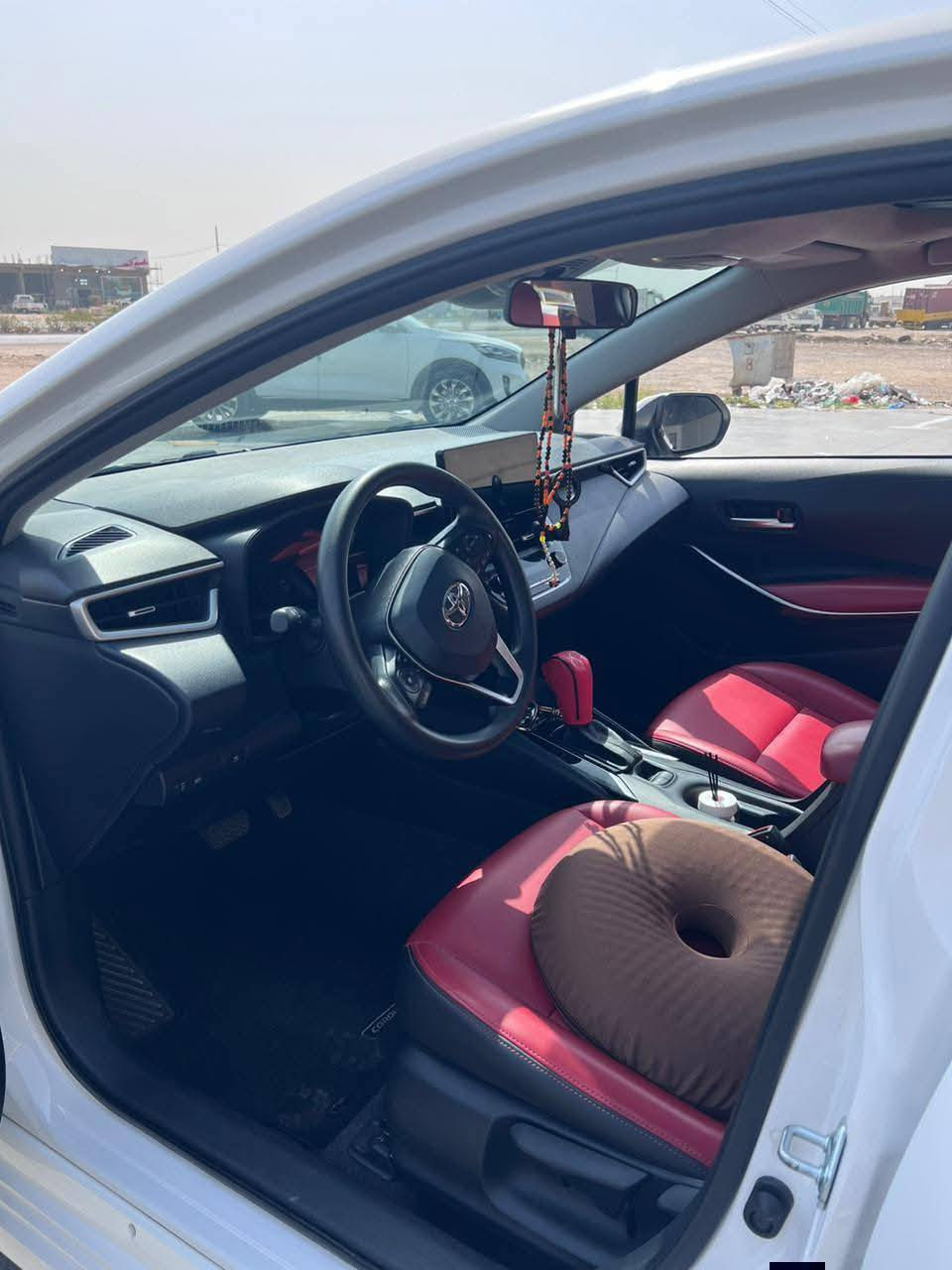 السلام عليكم ورحمة الله وبركاته
للبيع كورلا هايبرد 2023 رقم بغداد الجديد باسم المشتري 
      فول المواصفات
محرك 1800 مع محرك كهربائي
        فتحة سقف / دخول ذكي بصمة تشغيل وابواب وصندوك
داخل جلد احمر  / شاشة وكاميرا
لد امامي خلفي جام كله اوتو
لايت اوتو تبريد لمس / تبريد قطعتين
درايف مود 3 وضعيات / ايفي مود
هاند بريك  بصمة اوتو هولد
10 ايرباك. رادار امامي / كروس سرعه تفاعلي
نظام منع الخروج من المسار ومانع اصطدام
تحكمات ستيرن . شاشة اعطال. اوامر صوتية
مكفوله كفاااله عامه من الدعامية للدعاميه 
ماشيه/ 72000k قابلة للزيادة
 المكان : بغداد 
السعر : خاص
الاستفسار: الاتصال بالرقم
الرقم : ***********
***********
