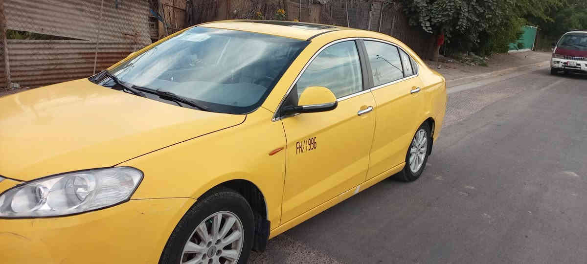 سيارة شيري 2014بأاسمي السيارة 
كاملة  السيارة
  المواصفات 
كرسي السائق كهربائي 
الجام كهربائي 4 ابواب 
بنوراما .. السيارة بلادي على وضع الشركة 
.. السعر 70 وبيها مجال بسيط *********** 
مستعجل على البيع
