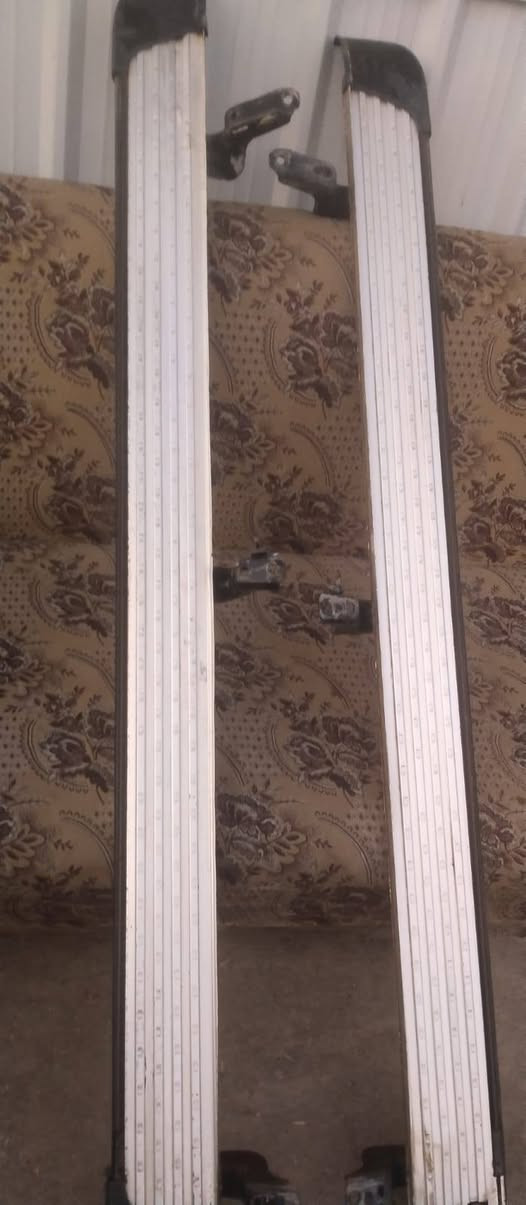 السلام عليكم من رخصة الادمن عندي مري جانبية اصلية مال فورد ودوسات اصلية  للبيع 

للاستفسار الاتصال على الرقم 
***********
