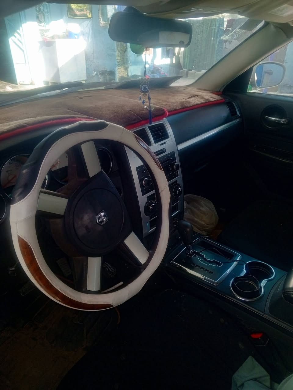 جارجر 2009 رقم بغداد الرقم الانكليزي الدولي وباسمي  كير ومحرك بالكارتون مانع انزلاق سنتر لوك  للبيع 105 قفل أو مراوس بسياره كوريه للاتصال ***********
مكاني النجف الاشرف
