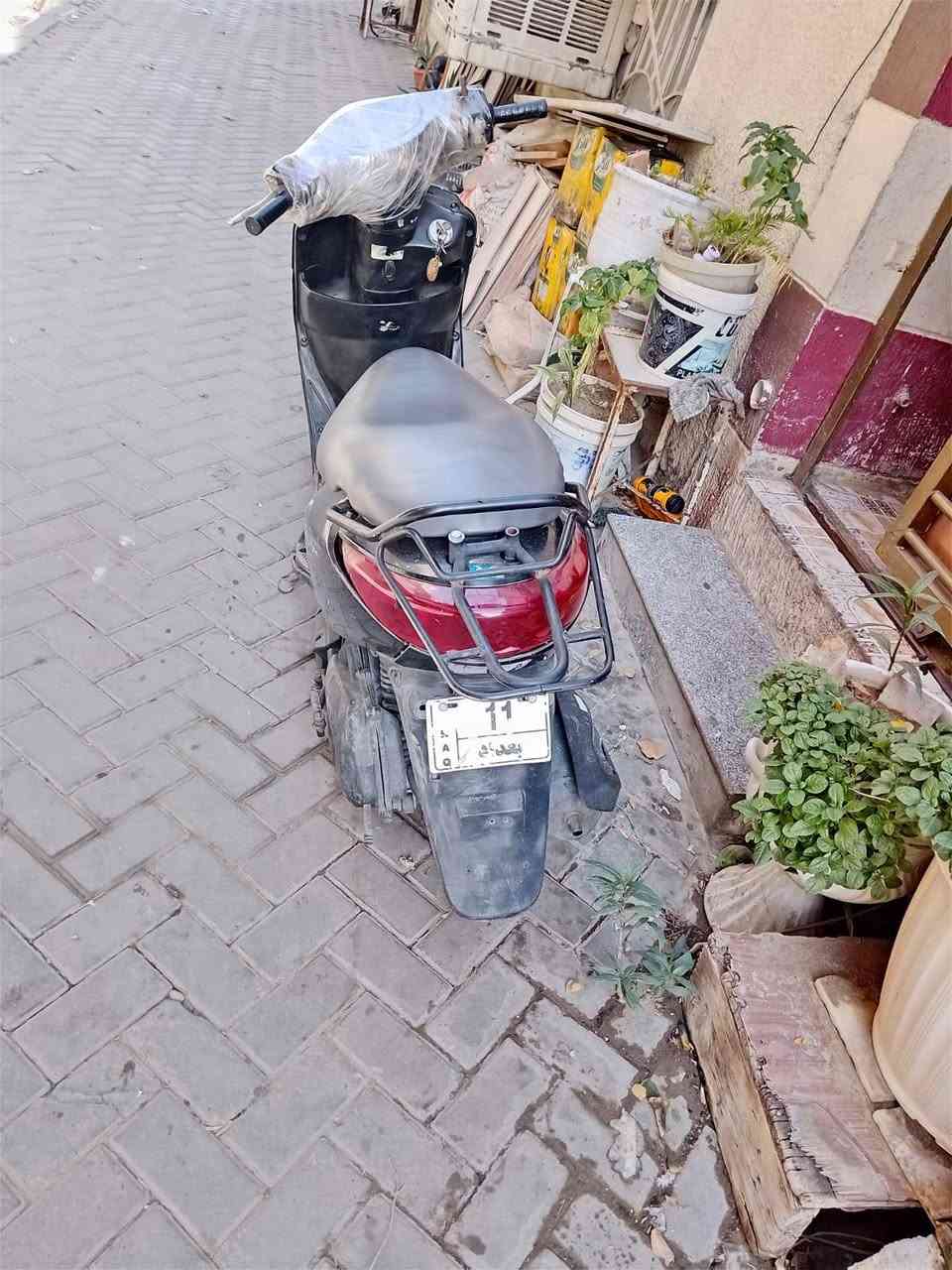 السلام عليكم للبيع بريز رايدها ب٢٥٠ قفلها مكاني منطقه الصليخ ***********
