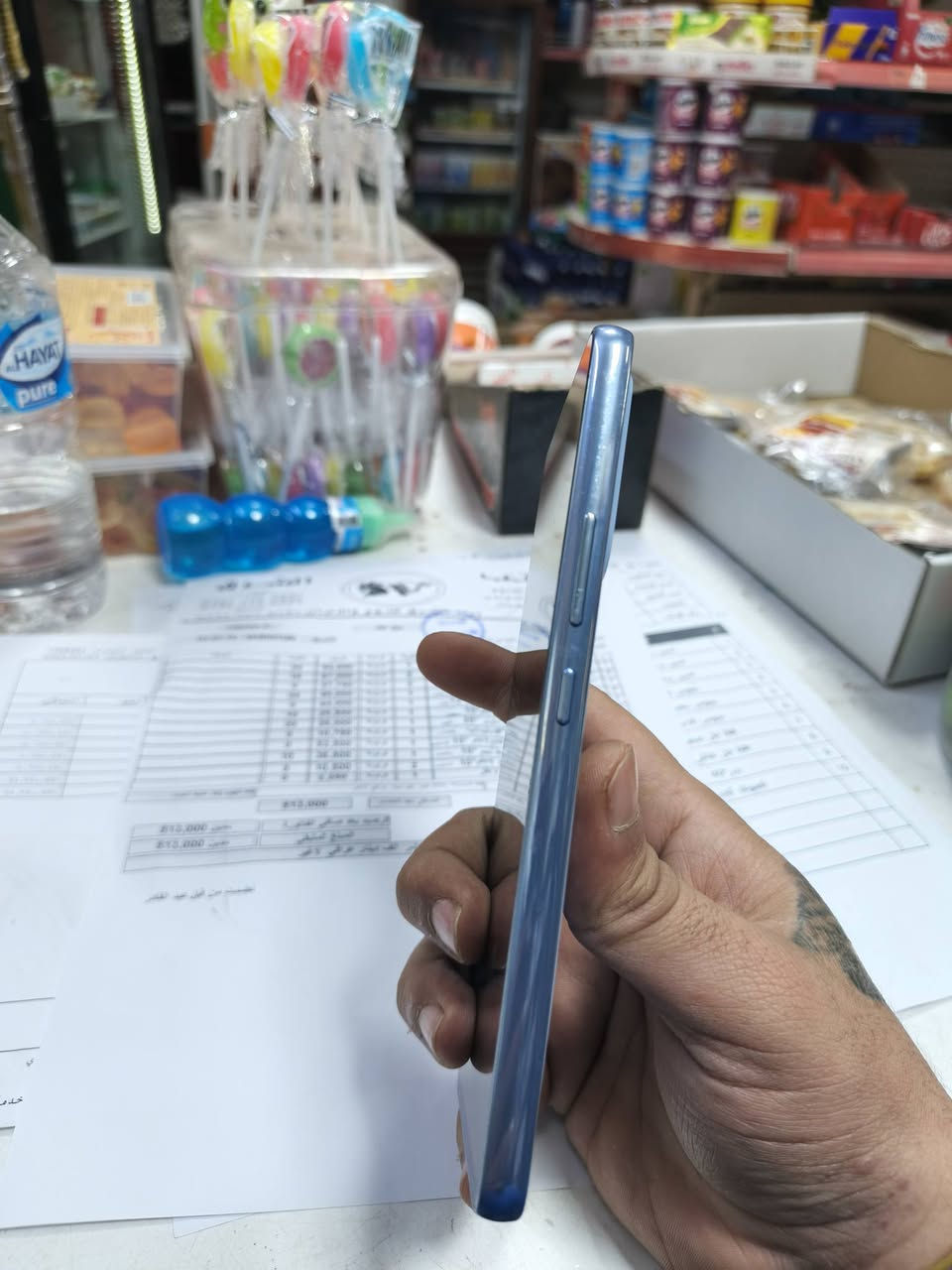 سلام عليكم 
هاتف سامسونج جالكسي a53.. 5g
الجهاز نضيف كلش بلادي غير داخل صيانة
ملحقات كارتون فقط
ذاكره ٢٥٦ عشوائية ٨
السعر ١٩٠ 
مكاني بغداد الاعظميه 
***********
