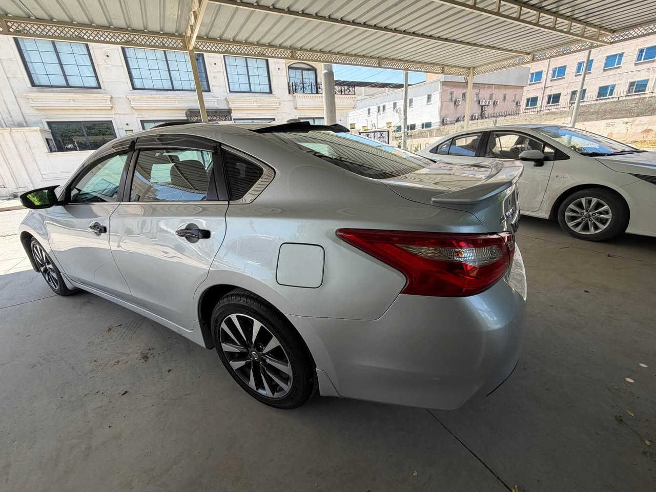 Nissan Altima 2016 SL
فول مواصفات
(سڵاید، بەصمە، کوشنی سەکن و سەیاق کارەبا و هیتەر، دوو دەرگا بەصمە، تەبرید مەرکەزی، کوشن جڵد، تەبرید لەمس، سوکان هیتەر، ڕاداری لاتەنیشتەکان،٩ مکەبەرە بۆس، تراکشن کۆنتڕۆڵ،…)
گیڕ و مەکینە تەبرید و دار و بەردی بەشەرت
2 پارچەی بۆیاغه
سەنەوی و ژینگەی نوێیە تاوەکومانگی 6/2028
رقم الشاصي: 1N4AL3AP2GC137416
ژ.م:*********** أربيل, العراق

