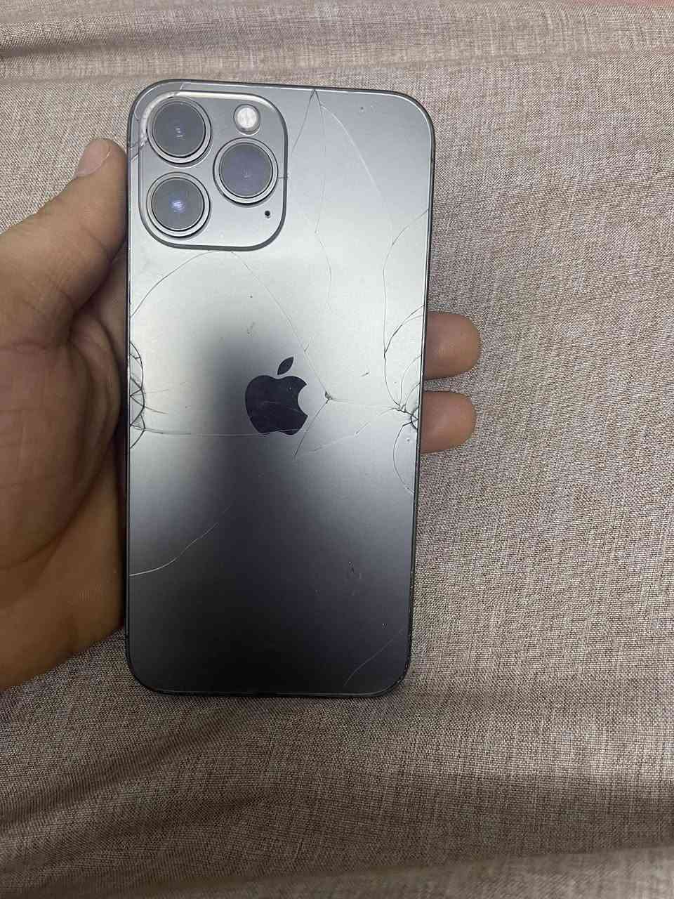 السلام عليكم ١٣ برو ماكس للبيع مبدل بطاريه اصليه فقط اصليه نسبه 100  وضهره مكسور الباقي كله شغال ومكفول ذاكره 256 السعر ٥٥٠ وبي مجال بسيط مكاني بغداد ناحيه الرشيد رقمي *********** متوفر واتساب
