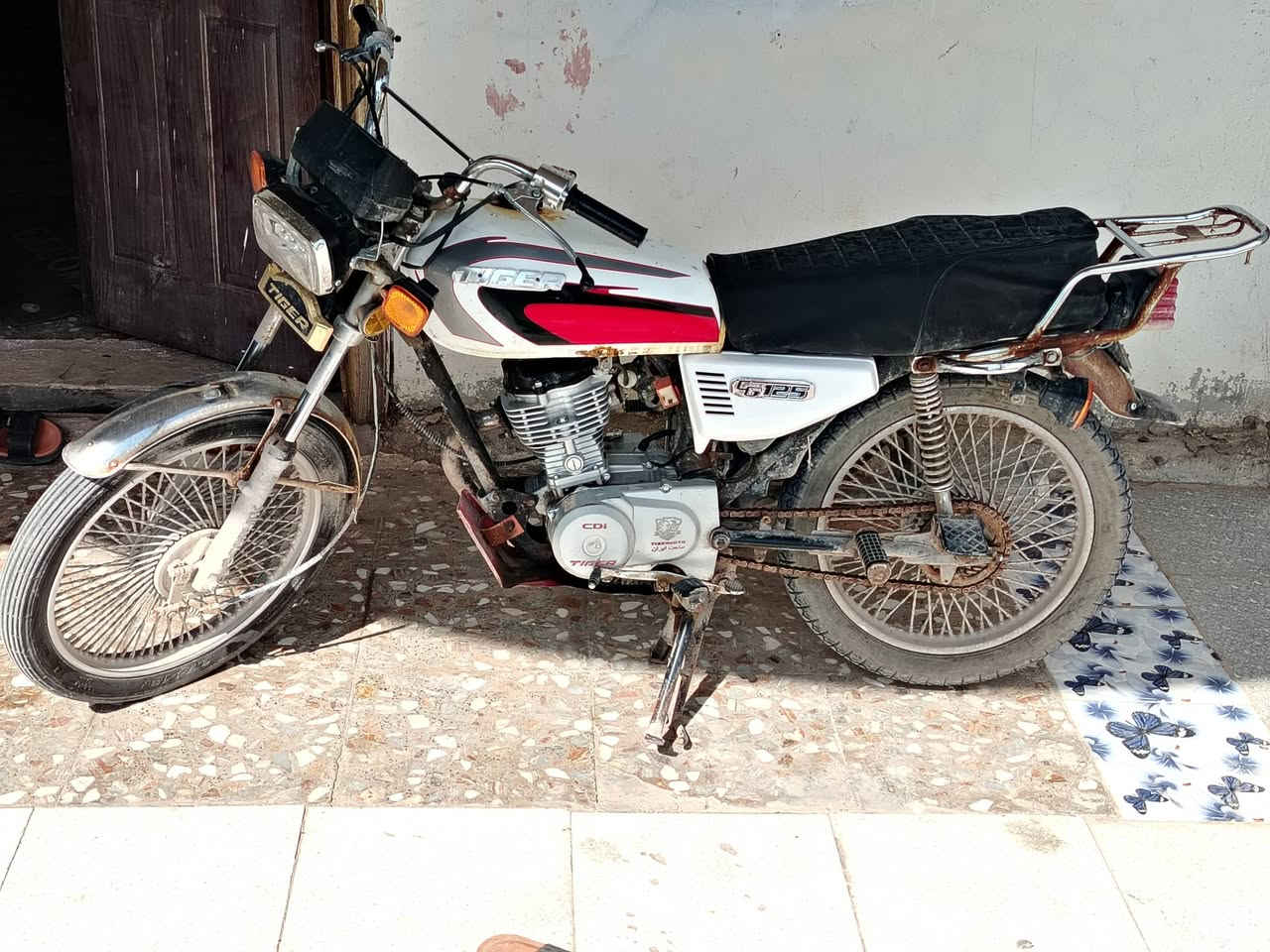 السلام عليكم للبيع دراجة أربعة كير تايكر موديل 2020 أوراق أصولي الدراجة حلوه أو نظيفة كهربائيته شغلة دراجة خير من الله السعر 320أوبيهة مجال رقم الهاتف *********** المكان النجف الاشرف الحيدرية خان نص عمود 537
