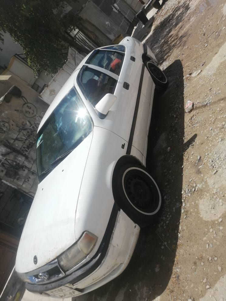 اوبل فيكترا للبيع موديل ٩١ محرك 20 كير محرك شرط لا صرف لا بخار قفل مركزي ستيرن باور اربع تايرات جديد سياره بدون ضربه بدون خياس شرط التحويل و الوكاله سعره ٣٥وبي مجال مكان السياره كركوك للاستفسار *********** كركوك, العراق

