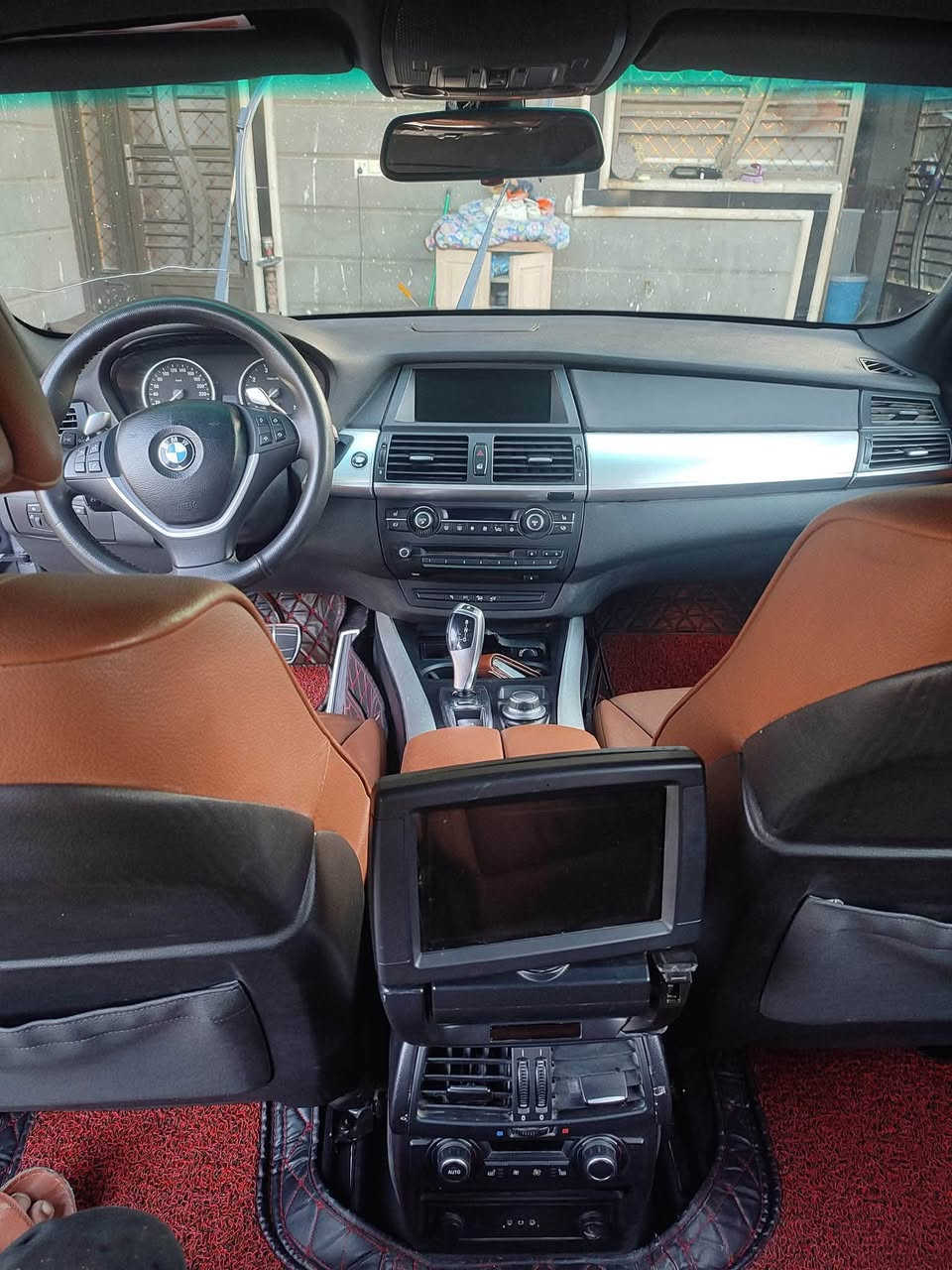 سلام عليكم
E70   X5   2007
سيارة 7 راكب 
سيارة مكفولة شرط محرك 8 سلندر 48  ومنظومة تبريد شرط مثل لاندكروز وتايرات رن فلات الامامية جوبلس خلفي بانوراما منظومة حساسات أمامية وخلفية كامرة كشنات امامية فول تحكمات ستيرن اكتف نص فره رياضي اوكس دبل سيدي شاشات 2 باتري جديد سيارة عليها ادامه كاملة حتى حجر صالنصة بيها لايت جديد منضومه زنون 
مراوس حسب القناعه 
***********
