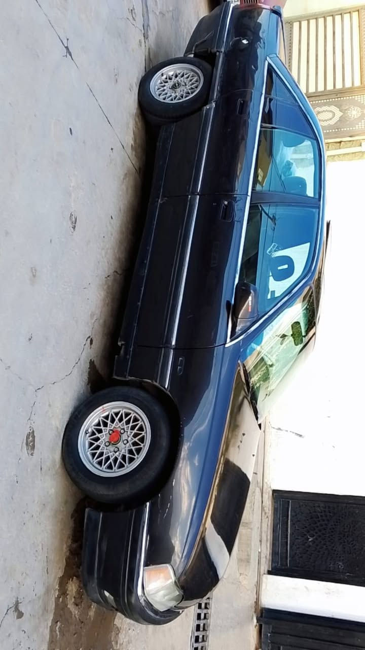 السلام عليكم 
اوميكا موديل 1992 بدون حادث بدون تبديل بدون معجون محرك 20 شرط لاصرف ولا بخار رقم كركوك جديد بيها دفتر بانزين اسلايت قفل مركزي صدر امامي خلفي جديد السيارة بسمي شرط التحويل سعرها 38 وبيها مجال مكان كركوك 
وهذا رقمي *********** كركوك, العراق
