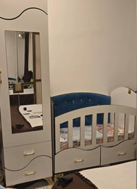 غرفة طفل • سرير • خشب ثقيل