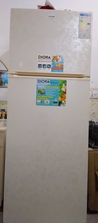 ثلاجة DIORA • مستخدمة سنة • تجميد فول