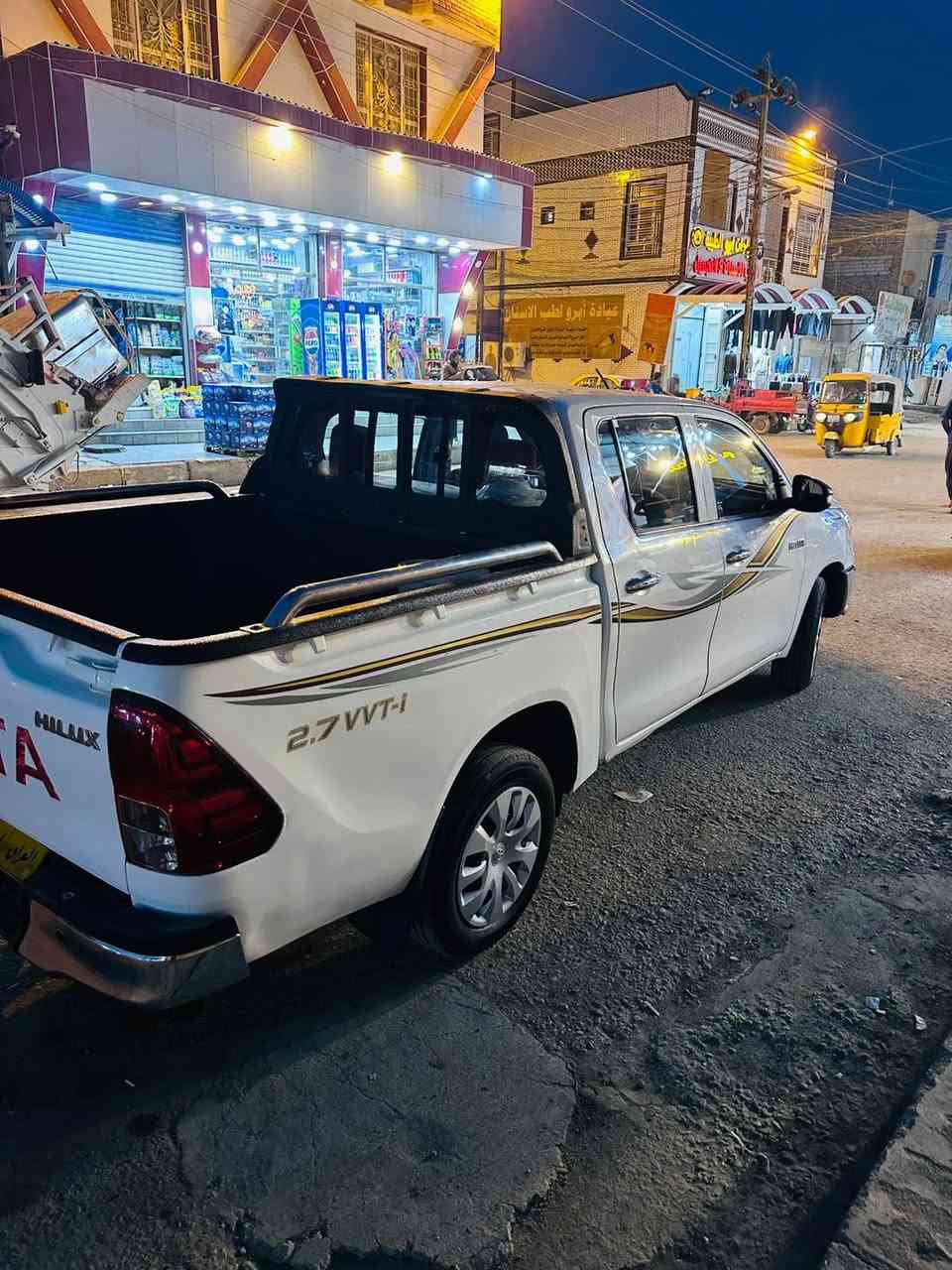 تيوتا هايلوكس 17 كير عادي غير مكفوله رقم اربيل ماشيه85الف حقيقي         ***********السعر 185وبيها مجال
