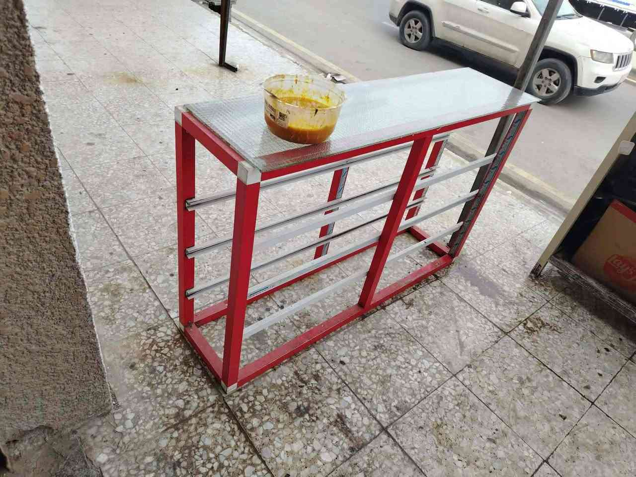 غراض مطعم للبيع
العارضه مع الميز مقبلاة. ٢٥٠ الف 

سنك سل ستيل ١٥٠ 

حمايه اربعه بلنك ١٥٠

مكان بغداد حي اور 

***********
