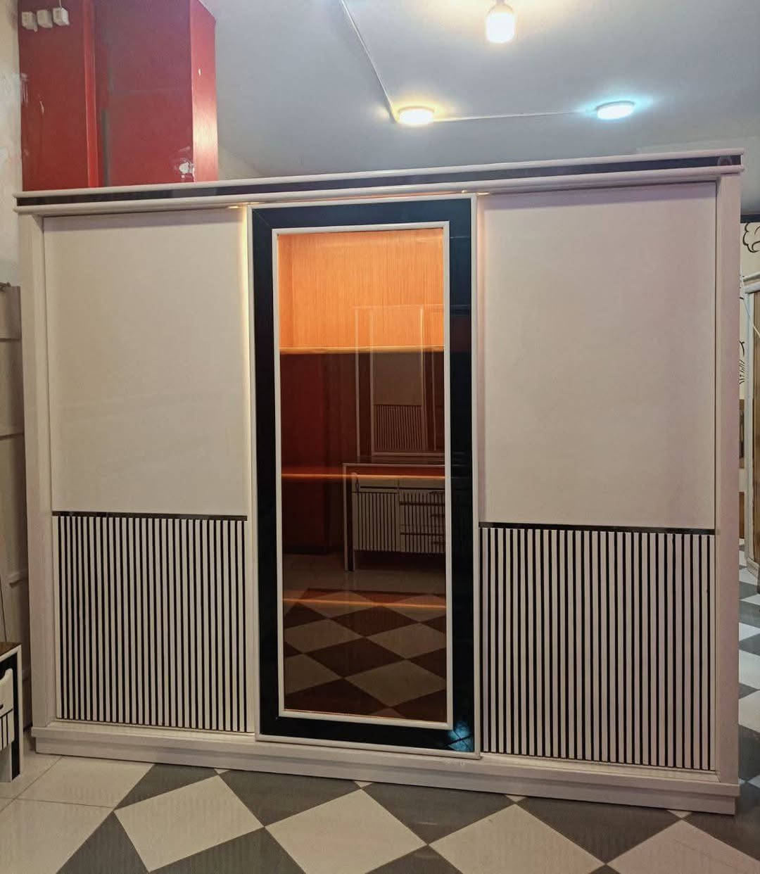 ✨اطفال دريسنج فوري
الخامات. خشب كبس سويدي

 قوايم زان وقواشيط زان 

ملزوقه قشره افريقي

 اعلي مستوي نجاره

 وفنش ف السوق كله بفضل الله

الغرفه عباره عن

دولاب 150سم

و2سرير120سم

وكمودبالبرواز


**إذا كنت صاحب هذا الإعلان وتريد حذفه لأي سبب، رجاءا أرسل رسالة إلى الدعم الفني**