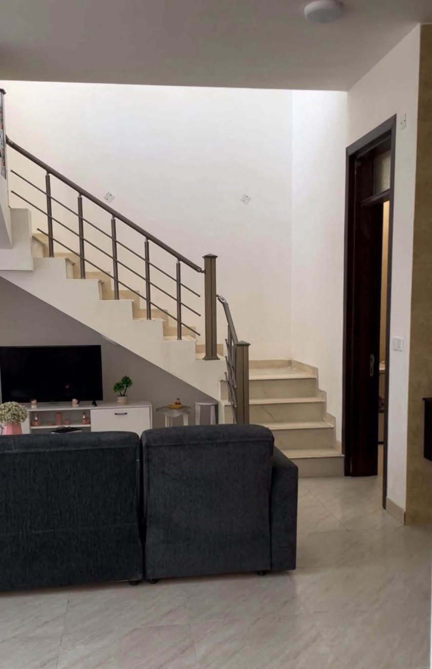 🏚️دار طابو زراعي سند 25 للبيع بناء حديث 2024 🏚️🏚️
. ((((🏢🏢🏢🏢 🧿🧿🧿)))) ⭕

الموقع / الحلــــة - حي الصحـة - قرب مدينة العاب المدهش فرع مطعم ابو صفاء الاول فرع جسر المشاة

المساحه / 100 متر طابقين

الواجهه / 10*10

التفاصيل / طابقين 

- الطابق الارضي  يحتوي ع غرفة نوم و صاله واستقبال و مطبخ  و صحيات 

- الطابق الثاني / يحتوي ع غرفتين نوم وصالة ومجمع صحيات 

للاستفســار الاتصــــــال علــــى الرقـم او واتسـاب

‏ ☎️ ‭***********‬ ☎️
