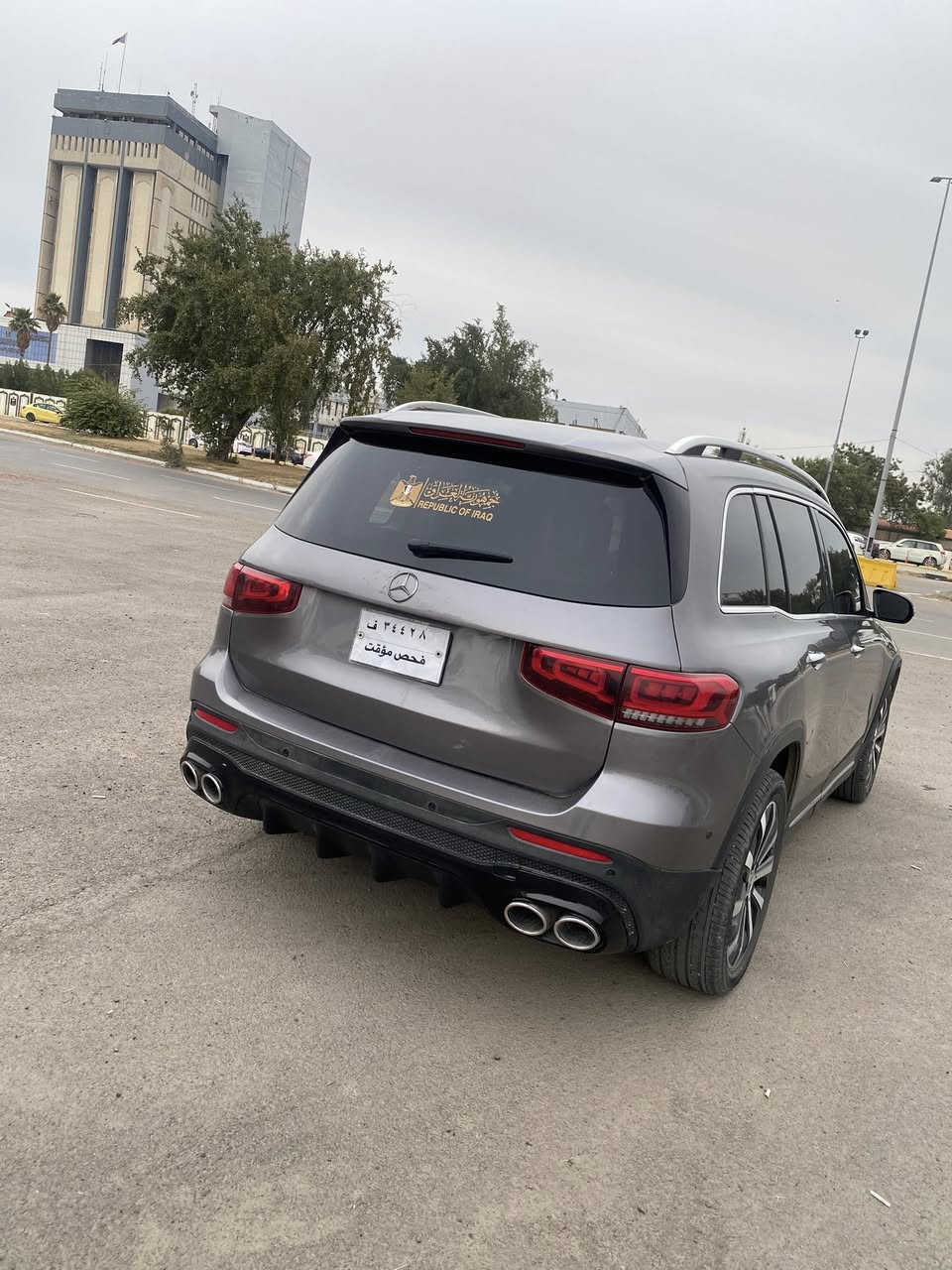 مرسيدس2023  GLB 250 فوووول مواصفات
حادث :- جاملغ خلفي + باب الصندوك
بدون ايرباك 100/100 سليمة 
سيارة بدون لوحات

————————————————-
مواصفات 1/1 فول فول 
بصمه 
بانوراما 
صندوق شفت كهربائي 
تبريد مركزي 
كشن جلد 
كشن هيتر 
شاشه كبيره كاميرا 
مرايا اشاره كهربائي 
شاشه الاكتروني 
رادار امامي 
رادار خلفي 
حساسات خلفيه 
العنوان :- بغداد 
————————————

السعر 275$

***********

