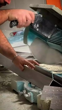 یەکەمین پێشوازی ماڵەکەت، لە دەرگاکەتەوە دەست پێ دەکات ..بۆ بەستنی دەرگ...