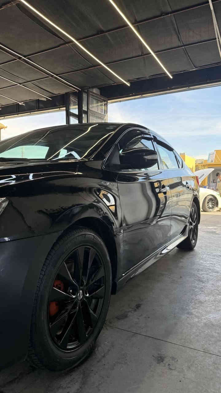 نيسان سينترا 2017 فول موصفات
بصمة + فتحة سقف سلايت توربو 
قطعة وحدة صبغ ( الصندوق ) فقط 
رقم سنويه جديد عليها غرامه 100$ 
سعر 119 وبيها مجال … مكان دهوك
*********** واتساب كورك
