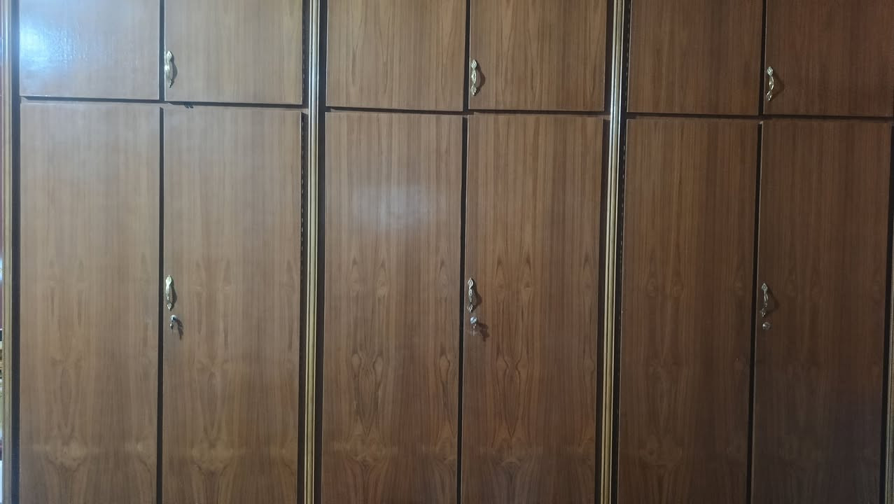 سلام عليكم كنتور للبيع ست بوب قاطين صاج النضافه 100% السعر 600وبي مجال مكاني فلوجه حي الشهداء الاستفسار ***********
