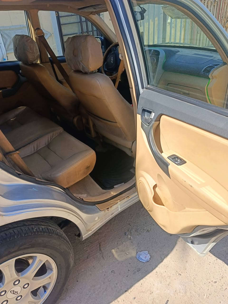 شيري تيكو 2012 شكل ال13 ماشية 115 بدون لا تبديل ولا صبغ تخم تاير جديد صدر جديد ادامه كامله بلكات نوزلات اذاين محرك كله جديد رقم انكليزي سنويه جديده مكاني الاعلام
رايدها ب65 وبيها مجال قليل 
***********
