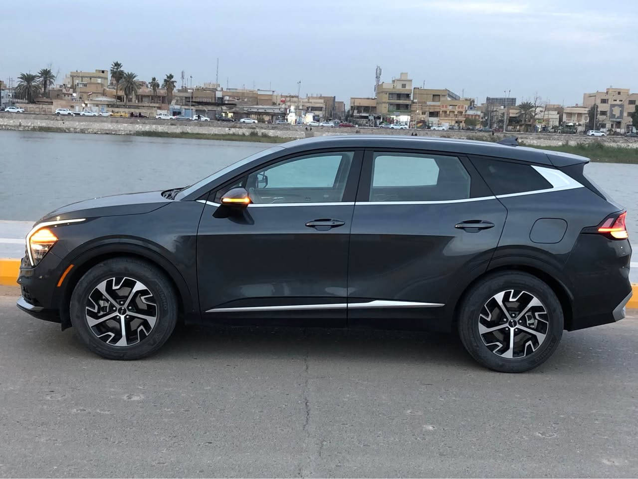 كيا سبورتاج ٢٠٢٤ مواصفات EX
فول عدا الفتحة 
السيارة جاهزة دهن مكينة الماني وكالة 
ماي راديتر الماني اصلي جديد
ماشية ٣٢ الف كيلو 
السعر 208 وبيها مجال بسيط
مكان السيارة الناصرية
*********** ناصرية, ذي قار
