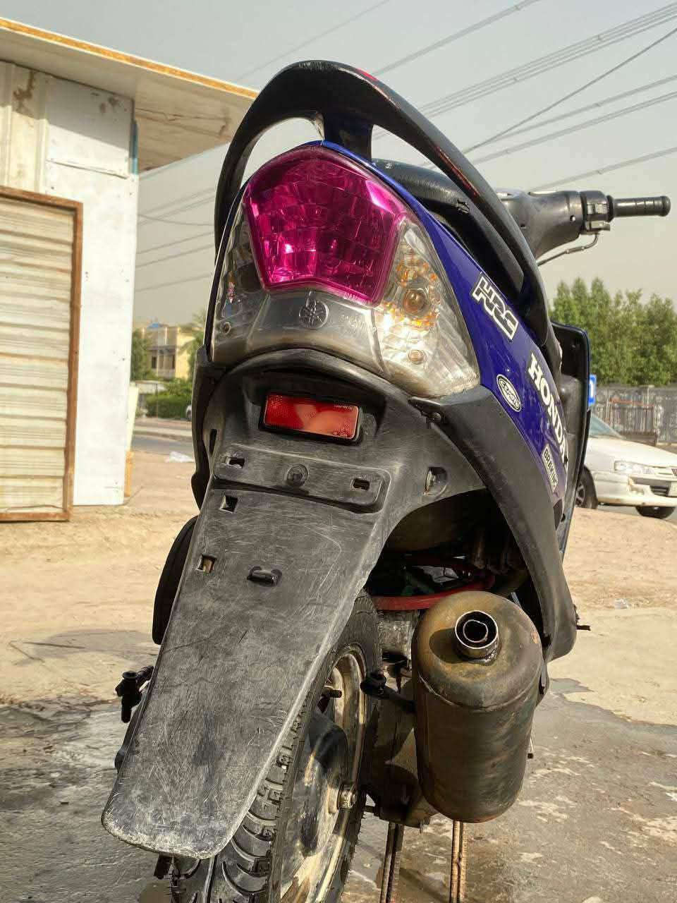 #السلام عليكم دراجة للبيع ماكس عدلة 120 الدراجة حلوة والمكينة مجفتة شغالة نقصها بس صالنصة وباتري
سعرها 350 وبيها مجال
رقمي *********** بي واتساب
