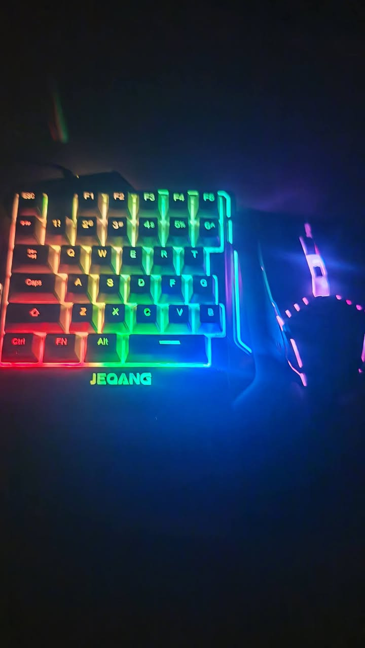 السلام عليكم للبيع
شاشة محمولة للهاتف للpc او شاشة ثانوية
مواصفات دقة 2k 144hz
ترهم لمشاهدة الافلام والألعاب في نفس الوقت 
وتجي وياهة كفر +جكيع الوصلات من ال HDMI وتايب سي + هدية كيبورد وماوس وكل هذا بسعر خيالي فقط ب 145 الف دينار عراقي 
للتواصل خاص على الرقم ***********
