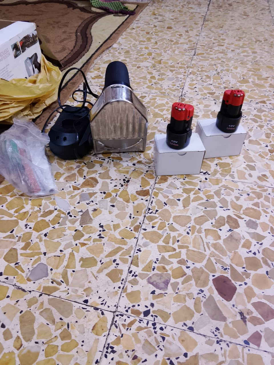 مكينه مال لحم للبيع جديده السعر 110وبيه مجال 
العنون: كربلاء قرب مستشفى الحسيني 
الاستفسار على الرقم:***********
