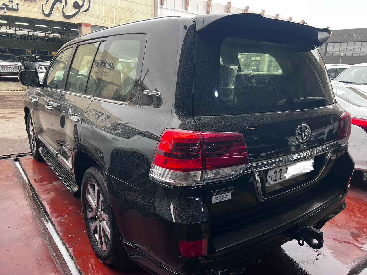 السلام عليكم للبيع
تيوتا لاندكروز 2016 ( V.X.S )  كفالة عامة عدا نص دعامية خلفية صبغ 
جكات
محرك 8سلندر 
‏‎ماشية 81 الف
‏‎فول مواصفات 1/1
‏‎السيارة مواصفات اللكزس 
‏‎1-جوبلس تصعد وتنزل 
‏‎2-  كامرات 5
‏‎3- تدفئة وتبريد كشنات 
‏‎4- كشن سايق خزن ميموري 3 وضعيات 
‏‎5-شاحن لاسلكي 
‏‎6- نضام ترحيب عند الاقتراب 
‏‎7- دبل ماوس 
‏‎8- شاشة تحكم لكزس 
‏‎9- شاشات عدد 3 
‏‎10-تشغيل عن بعد 
‏‎11- كراسي كهرباء   
12-زراك لايت 
‏13-  بصمة ابواب 5
14- سيستم صوت JBL 
‏‎15- رادرات امامي + جانبي 
16- ستيرن صاج 
‏17- ايرباك 8
‏‎18- فور ويل 
‏19- حساسات امامي خلفي 
20- نضام ايكو تقليل صرفيّة 
‏‎21-ثلاجة 
‏‎مواصفات VX.S معروفة 
مكان سيارة بغداد 
استفسار اكثر الاتصال 
***********
