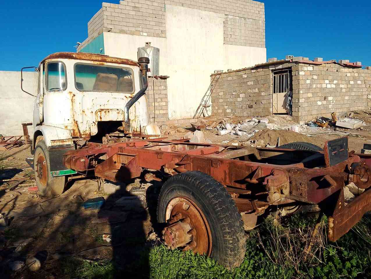 السلام عليكم
سياره صلاح الدين بدون رقم  بيه محرك  بيع (حديد) السعر ١٠ ورقه وبيه مجال اشوه ، عنوان كركوك ***********
