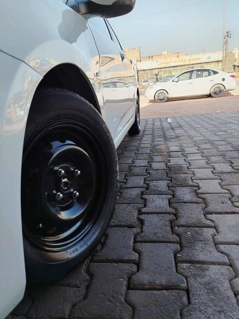 اكسنت 2016  مكينه 1600 رقم نجف انكليزي سنويه لل2030 بيه 3 قطع صبغ بدون دواخل والباقي كفاله كير مكينه حداديه تخم تاير كله نضيف سعرهه 93 وبيه مجال قليل *********** مكان سياره نجف النجف, العراق
