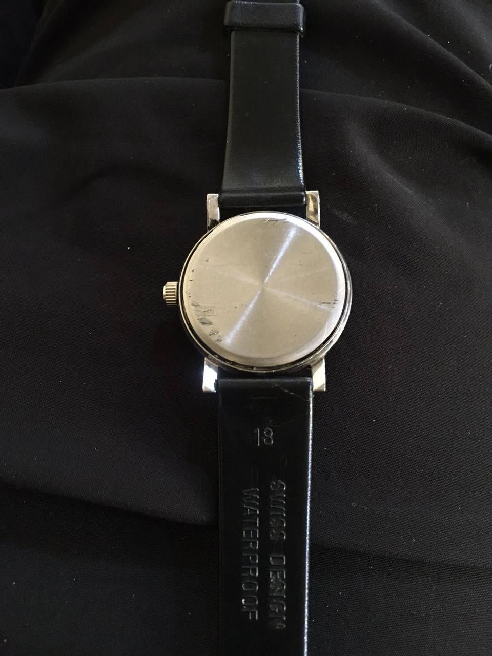 ساعة قديمة انتيكة اريد ابيعها


**إذا كنت صاحب هذا الإعلان وتريد حذفه لأي سبب، رجاءا أرسل رسالة إلى الدعم الفني**