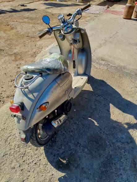 السلام عليكم دراجه عبد الحليم للبيع شغاله بس ينرادلها تجفيت وكمها مو قوي وكيرها بي صوت بس شغاله وتمشي طبيعي
السعر 200 وبيها مجال 
للاستفسار *********** 
المكان بابل محاويل ناحية الامام
