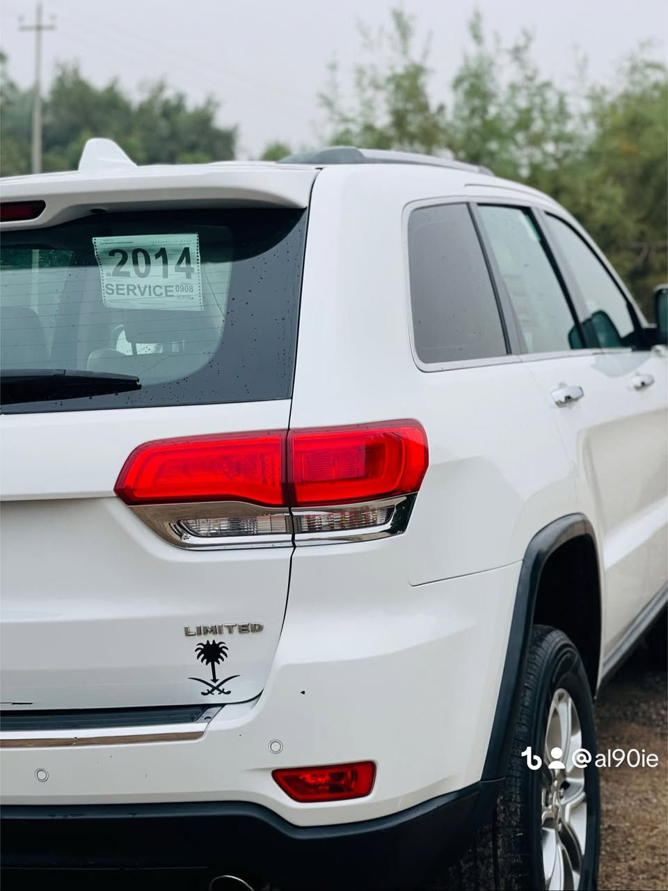 جيب موديل 2014  ليمتد خليجي وكاله عباس قزاز
فول مواصفات 6 سلندر فورويل
المواصفات 
١- محرك ٦سلندر حجم ٣٦٠٠ 
٢- بانوراما 
٣-ماوس تحكم اربع وضعيات قيادة ( ثلجي ،رملي،طيني،صخري)
٤-گير طياره 8 نمر وضعية قيادة عادية واوتوماتيك ووضعيه القيادة الرياضية S 
٥-دفع رباعي 4*4 
٦-مري جانبيه قلابه عند الرجوع 
٧-كشنات جلد تدفئه وتبريد 
٨-تشغيل واطفاء عن بعد 
٩-نظام ايكو لتقليل الصرف 
١٠-نظام مانع انزلاق ومانع منحدرات و فور ويل ثقيل 
١١-اشاير بالمري 
١٢- صندوق كهرباء
١٣-نظام تعتيم بالمري الجانبية والوسطية
١٤-شفات تحكم بالسرعه بالاستيرن 
١٥- الاستيرن تحكم فول جهتين
١٦-شاشة كبيره تحكم بجميع اعدادات السياره 
١٧-تبريد قطعتين خلفي و امامي 
١٨-حساسات امامي خلفي
١٩-سياره ماشيه  100 meL@ 
٢٠-تدفنه وتبريد كشنات 
ملاحظه :- السياره مكفوله كفاله عامه 
للاستفسار :-‭0771 508 4871‬
