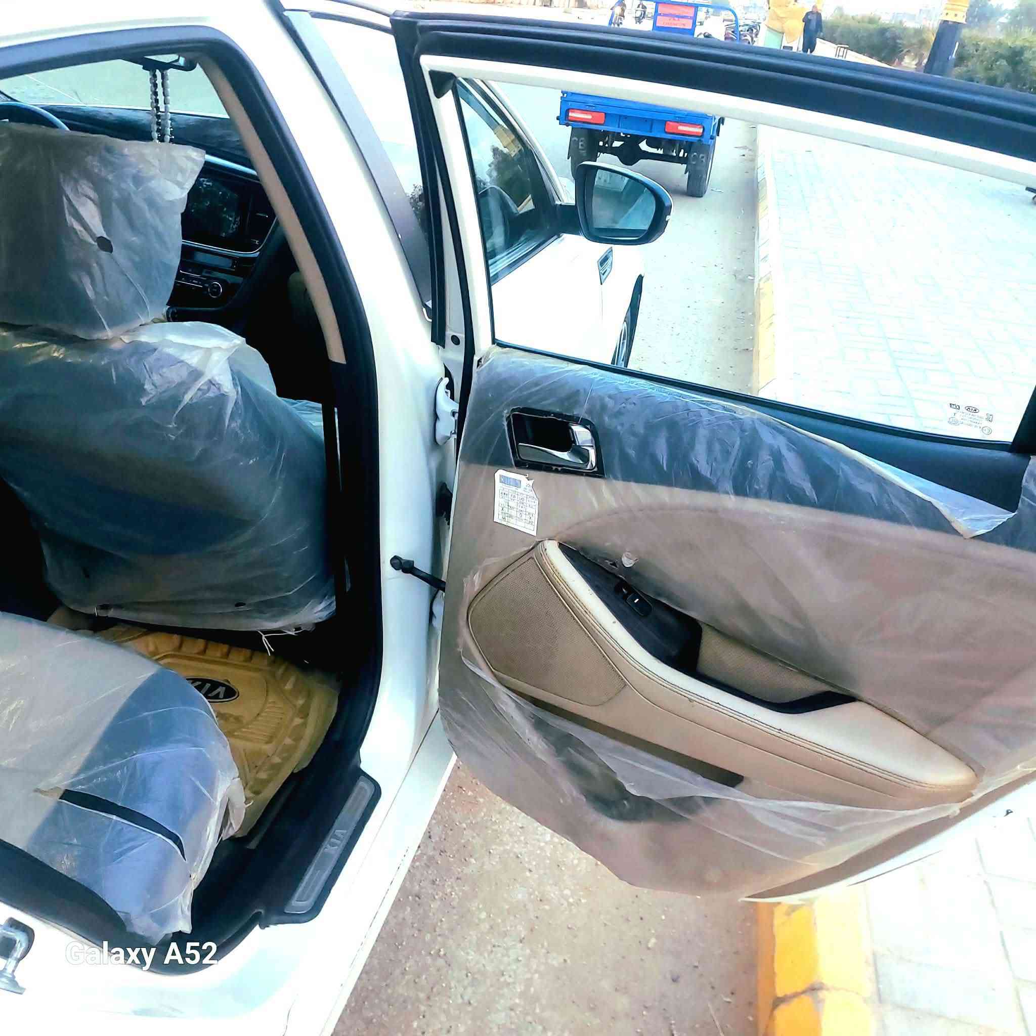 السلام عليكم اوبتيما خليجي موديل ١٤ شكل ١٥ بصمه معروف الموصفات مالته فول عدا البانوراما رقم بغداد انكليزي سنويه مجدده 2030 هزه جديده حداديه جديده تخم تاير تبريد مكينه 2400 جاهزه أئ نقص مابيهه تبديل بنيد وصبغ جاملغ جهه العبري السعر ١٣٥ وبيه مجال بسيط مكان سماوه رميثه رقم الموبايل ***********
