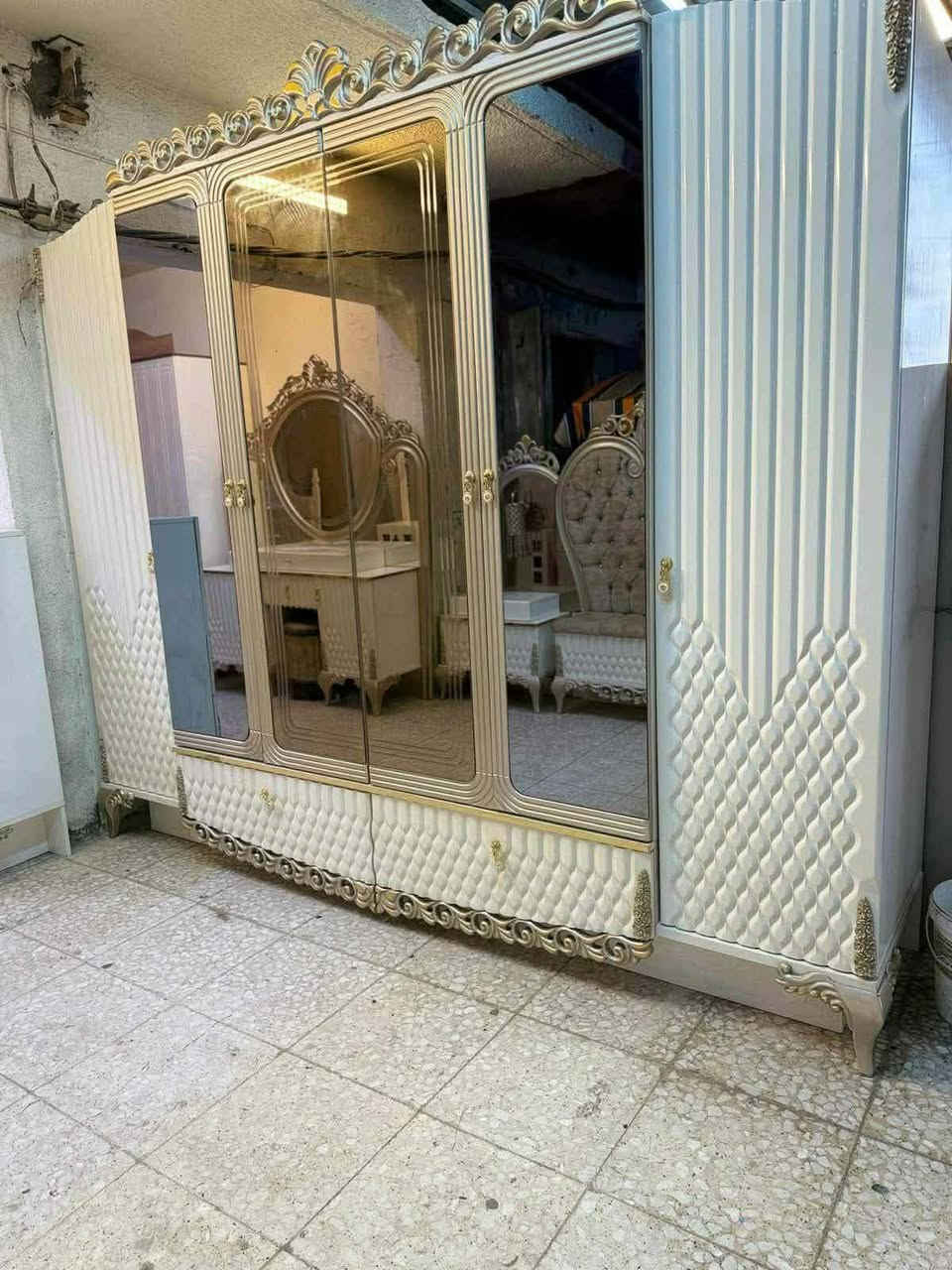 ✨ غرفة تركي ملكي  ✨
نظام ابواب موديل حديث ملكي
سرير مخزن جك 
 ضهر بلوك
 جام برونزي 
 قماش وتر بروف أصلي
✨ نظافة 90/💯
شد ونقل مجاني داخل بغداد
توصيل للمحافظات بأسعار رمزية واتس اب


**إذا كنت صاحب هذا الإعلان وتريد حذفه لأي سبب، رجاءا أرسل رسالة إلى الدعم الفني**