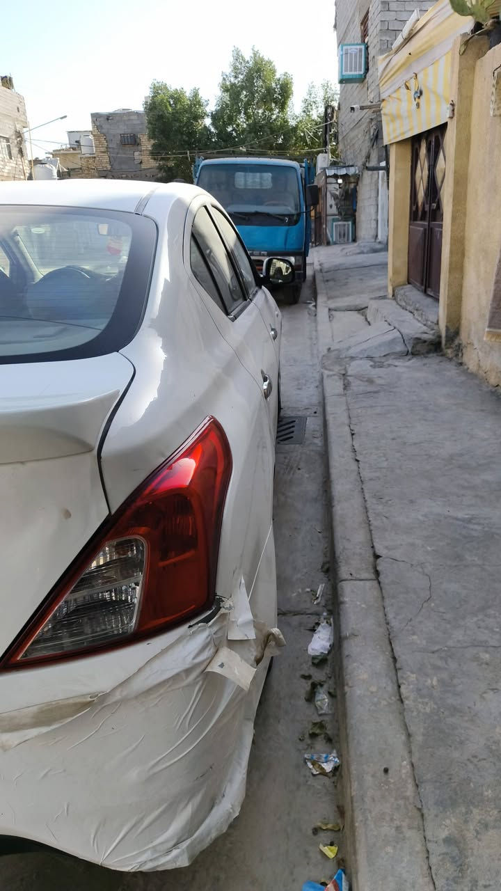 سياره صني هندي أبو البليته الزركه    موديل 24 رقم أربيل رقم إنكليزي ماشيه 27الف كيلومتر  إطارات جديده جدا صدر أمامي وخلفي جيد جداً محرك وكير علا البلاد شركه جيد جداً بيها طخه من الخلف والكدام أثر  وقوف مفاجه بيها بارد بعض مكانات بدون صبغ أو  تبديل رايده 11400دولارر
عندي وكاله عامه أتريد تحويل أو وكاله ماكو إيه أشكال الاتصال رقم فقط بلا تعليقات***********
